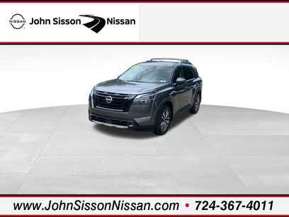 Used 2024 Nissan Pathfinder SL w/ Black Appearance Package
