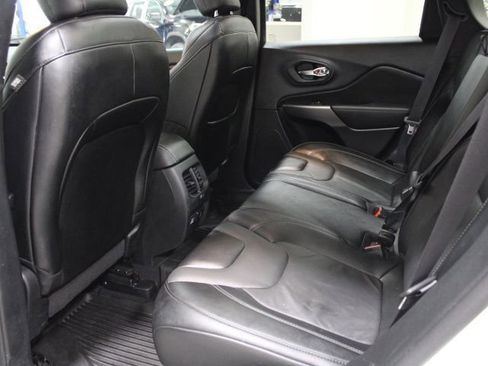 Used 2022 Jeep Cherokee Limited image 27