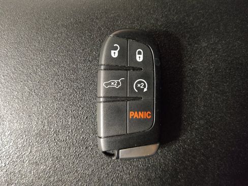 Used 2018 Jeep Grand Cherokee Limited image 32