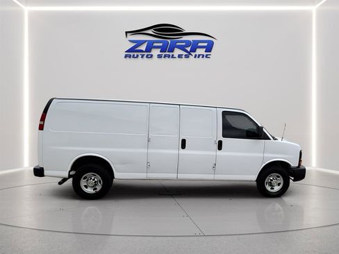 Used 2010 Chevrolet Express 2500 Extended image 7