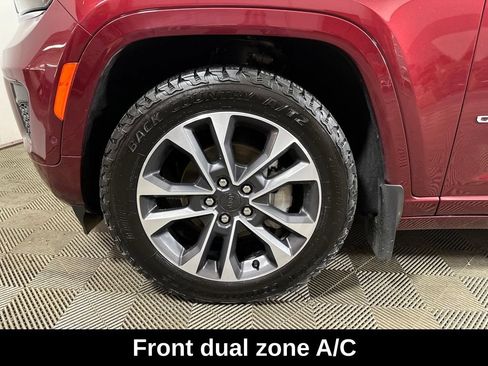 Used 2024 Jeep Grand Cherokee Overland AWD/4WD image 8