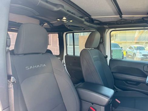 Used 2022 Jeep Wrangler Unlimited Sahara image 18