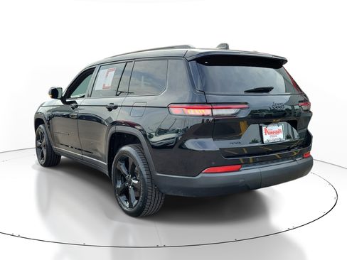 Used 2023 Jeep Grand Cherokee L Laredo image 3