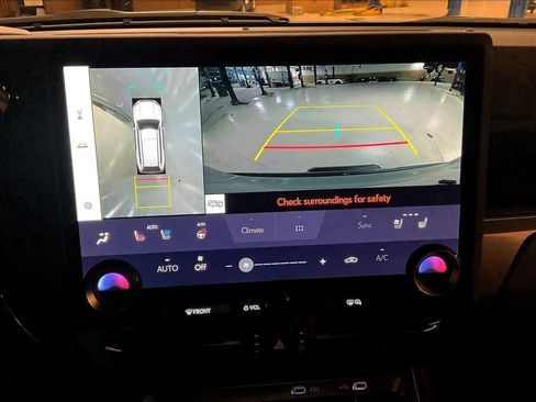 Used 2024 Lexus GX 550 image 27