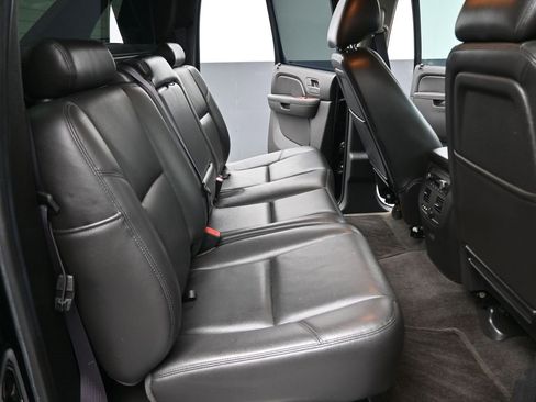 Used 2013 Chevrolet Avalanche LTZ image 25