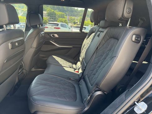 Certified 2025 BMW X7 xDrive40i AWD/4WD image 32
