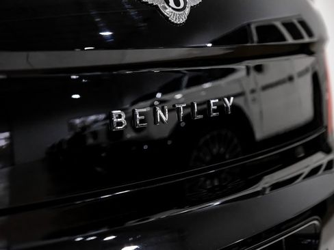 Used 2024 Bentley Flying Spur V8 image 50