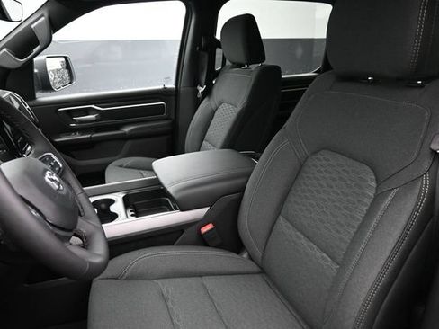 New 2026 RAM 1500 4x4 Crew Cab image 7