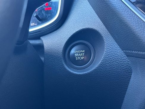 Used 2024 Toyota Corolla Cross XLE image 21