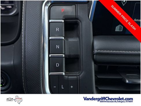 Used 2023 Chevrolet Suburban Premier RWD image 18