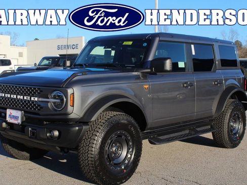 New 2025 Ford Bronco Badlands w/ Sasquatch Package image 1