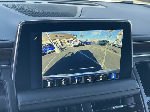 Used 2023 Chevrolet Tahoe High Country AWD/4WD image 12