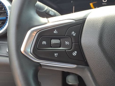 Used 2024 Chevrolet Trax LT w/ Driver Confidence Package FWD image 16