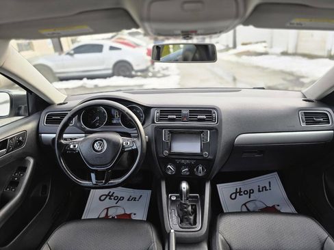 Used 2017 Volkswagen Jetta SE image 21