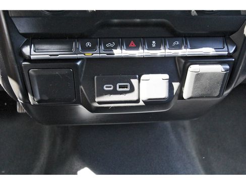 Used 2021 Chevrolet Silverado 1500 Custom AWD/4WD image 28