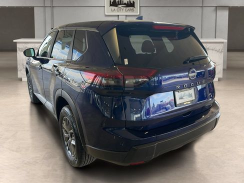 Used 2026 Nissan Rogue SV AWD/4WD image 3