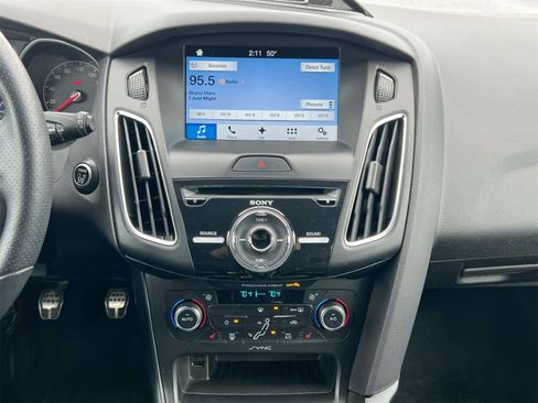 Used 2018 Ford Focus RS image 28