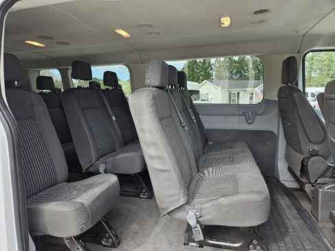 Used 2018 Ford Transit 350 XL image 19
