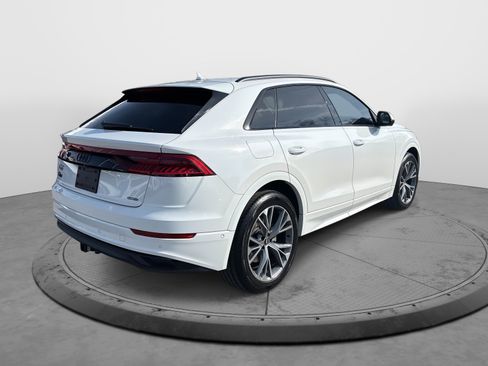 Used 2021 Audi Q8 Premium image 8