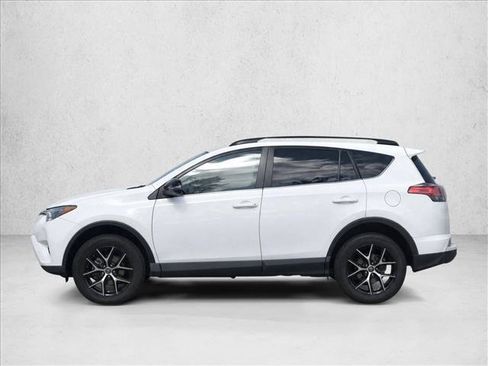 Used 2018 Toyota RAV4 SE w/ Power Extra Value Package FWD image 4