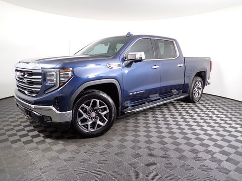 Used 2023 GMC Sierra 1500 SLT w/ SLT Premium Package image 10