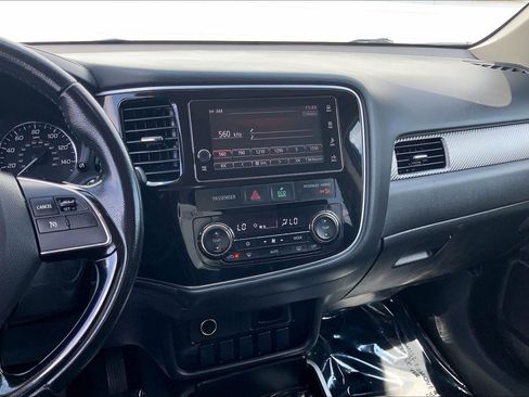 Used 2018 Mitsubishi Outlander SE FWD image 7