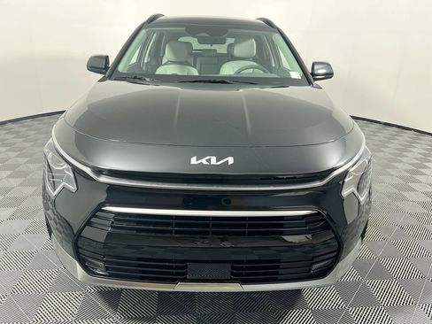 Certified 2025 Kia Niro EX Touring image 10