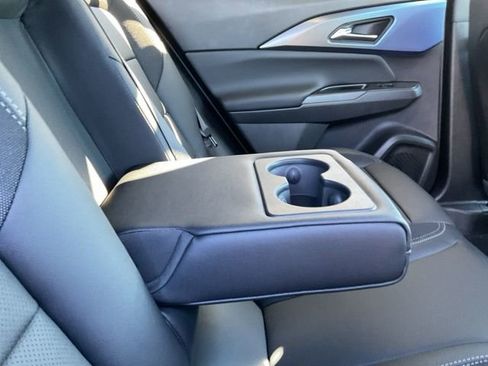 New 2026 Chevrolet Equinox EV LT image 16