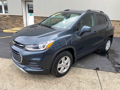 Used 2021 Chevrolet Trax LT w/ Driver Confidence Package image 2
