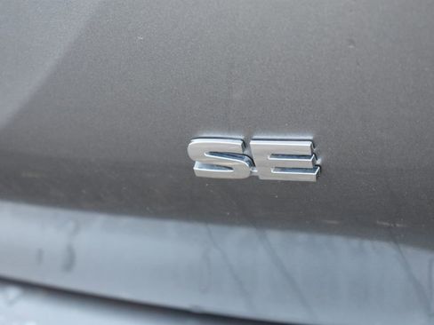 Used 2023 Mitsubishi Outlander SE image 18