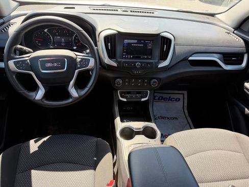 Used 2022 GMC Terrain SLE FWD image 10