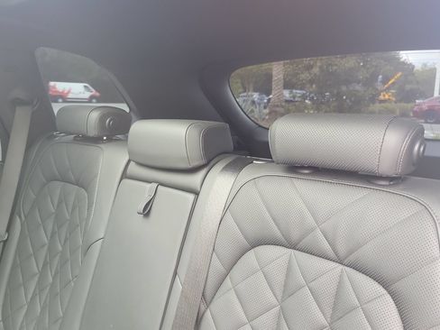 Used 2025 BMW X5 xDrive40i w/ M Sport Package AWD/4WD image 19