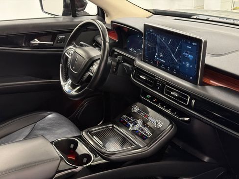 Certified 2023 Lincoln Nautilus Reserve w/ Monochromatic Package AWD/4WD image 10