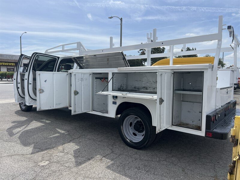 Used 2021 Ford F550 4x4 Crew Cab Super Duty image 9