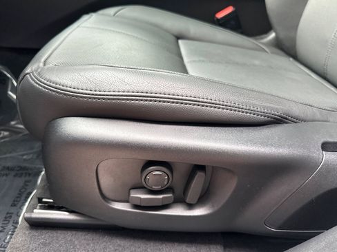 Used 2026 Land Rover Range Rover Velar S image 17