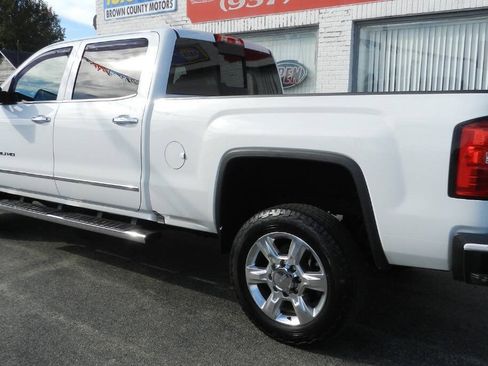 Used 2017 GMC Sierra 2500 Denali w/ Duramax Plus Package AWD/4WD image 8