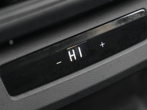 Certified 2025 Audi Q5 Premium w/ Convenience Package image 27