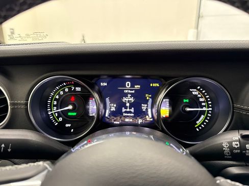 Used 2022 Jeep Wrangler Unlimited Sahara w/ Cold Weather Group image 16