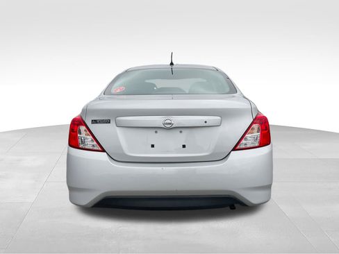 Used 2015 Nissan Versa S FWD image 7