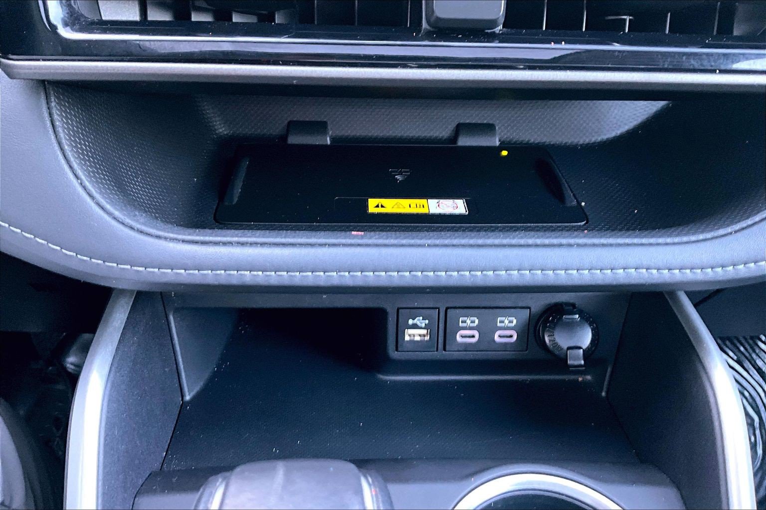 Used 2023 Toyota Highlander XLE AWD/4WD image 30