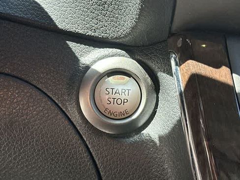 Used 2013 Nissan Sentra SL w/ Premium Pkg FWD image 11