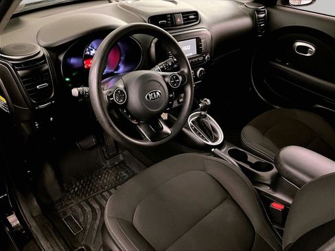Used 2018 Kia Soul FWD image 11