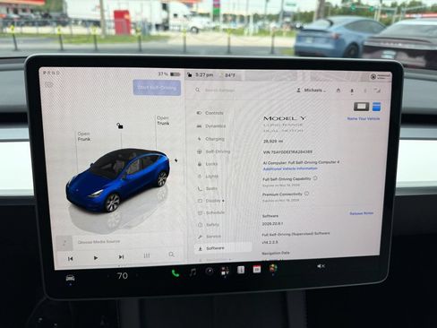 Used 2024 Tesla Model Y Long Range AWD/4WD image 16