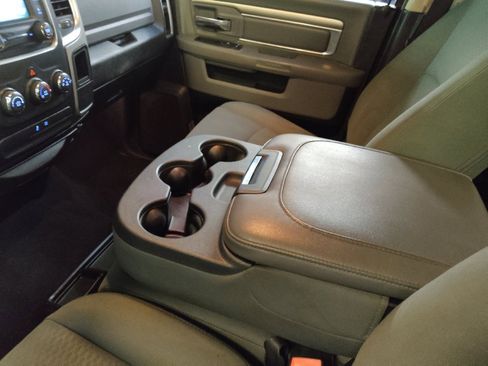 Used 2019 RAM 1500 Classic SLT image 26