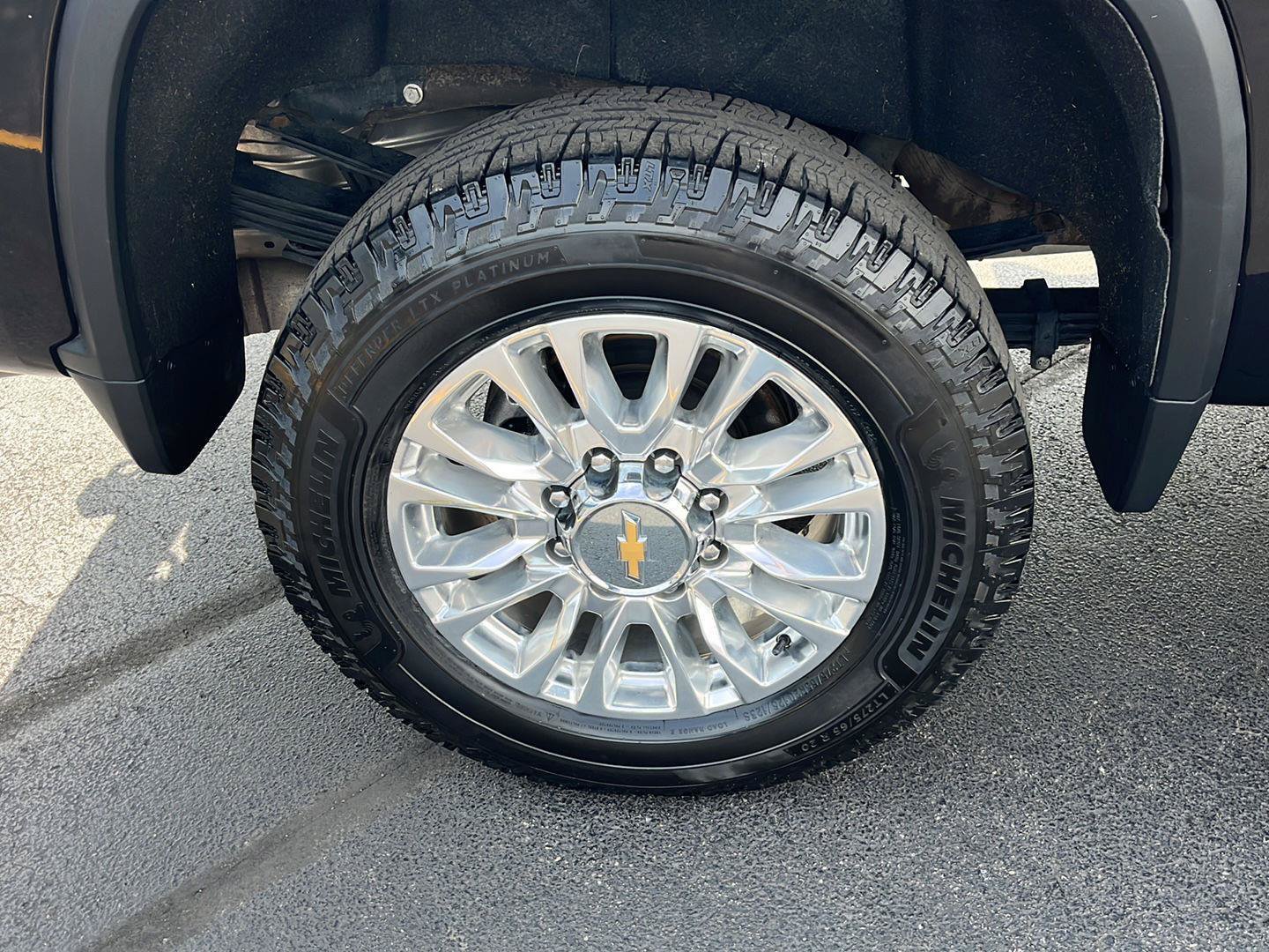 Used 2022 Chevrolet Silverado 3500 High Country w/ Safety Package II AWD/4WD image 33
