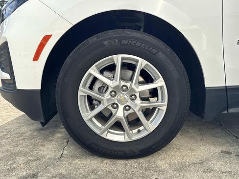 Used 2023 Chevrolet Equinox LS w/ LS Convenience Package FWD image 3