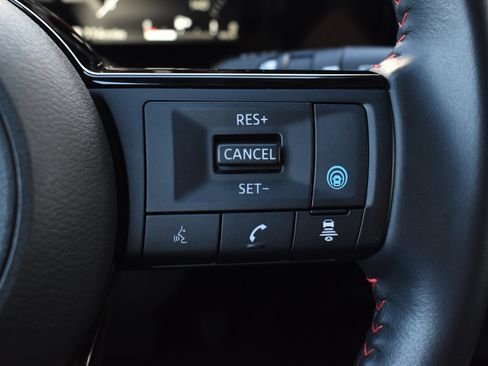 Used 2025 Nissan Kicks SR image 23