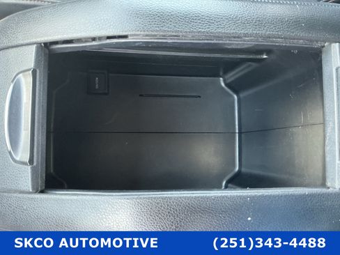 Used 2019 Toyota Highlander XLE FWD image 25
