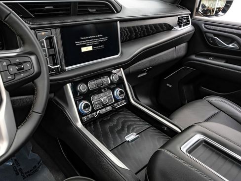 Used 2024 GMC Yukon XL Denali w/ Max Trailering Package image 22