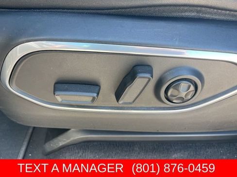 Used 2022 Jeep Wagoneer Series II w/ Premium Group I AWD/4WD image 12